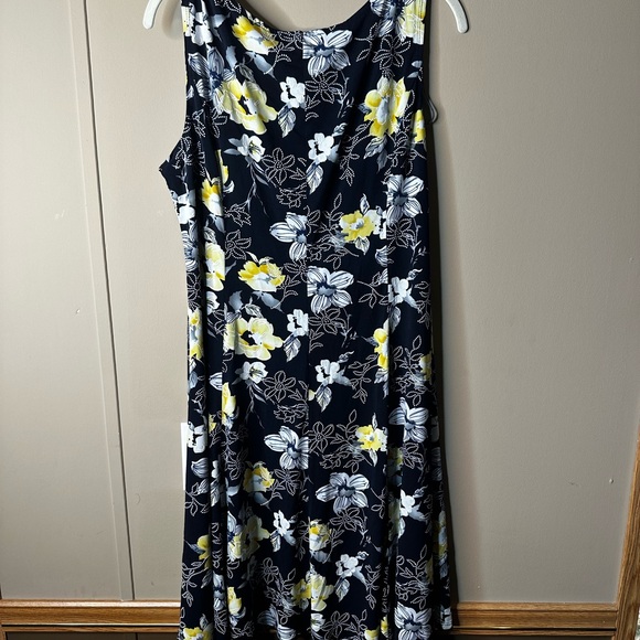 Perceptions Black Midi Dress with Yellow and White Floral Pattern - Picture 2 of 3